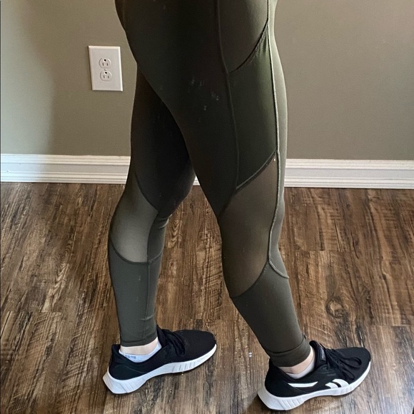 Lululemon size 4 mesh leggings - Picture 9 of 11